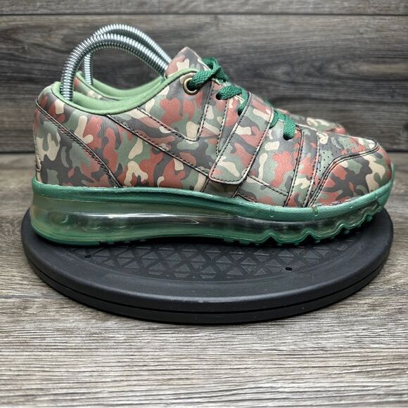 YRU Shoes - YRU Qozmo Aiire Women’s Size 8 Camo Shoes Sneakers
